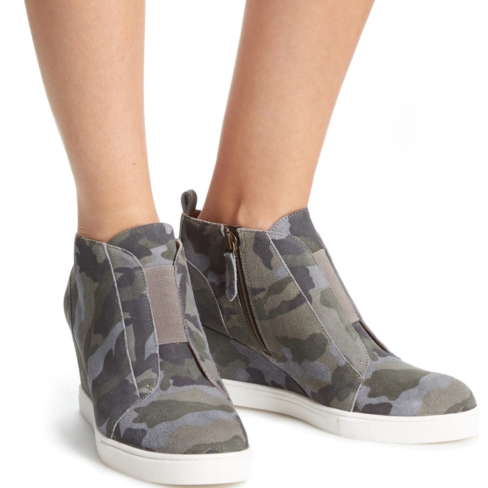 Linea Paolo Camouflage Camo Split Suede Wedge Sneakers Size 8